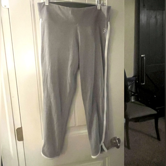 Victoria's Secret Pink Yoga Pants, size Large - Picture 1 of 6